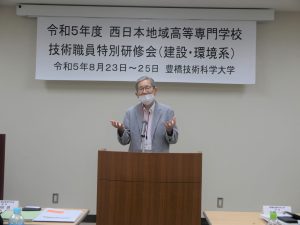 開講式（寺嶋学長）