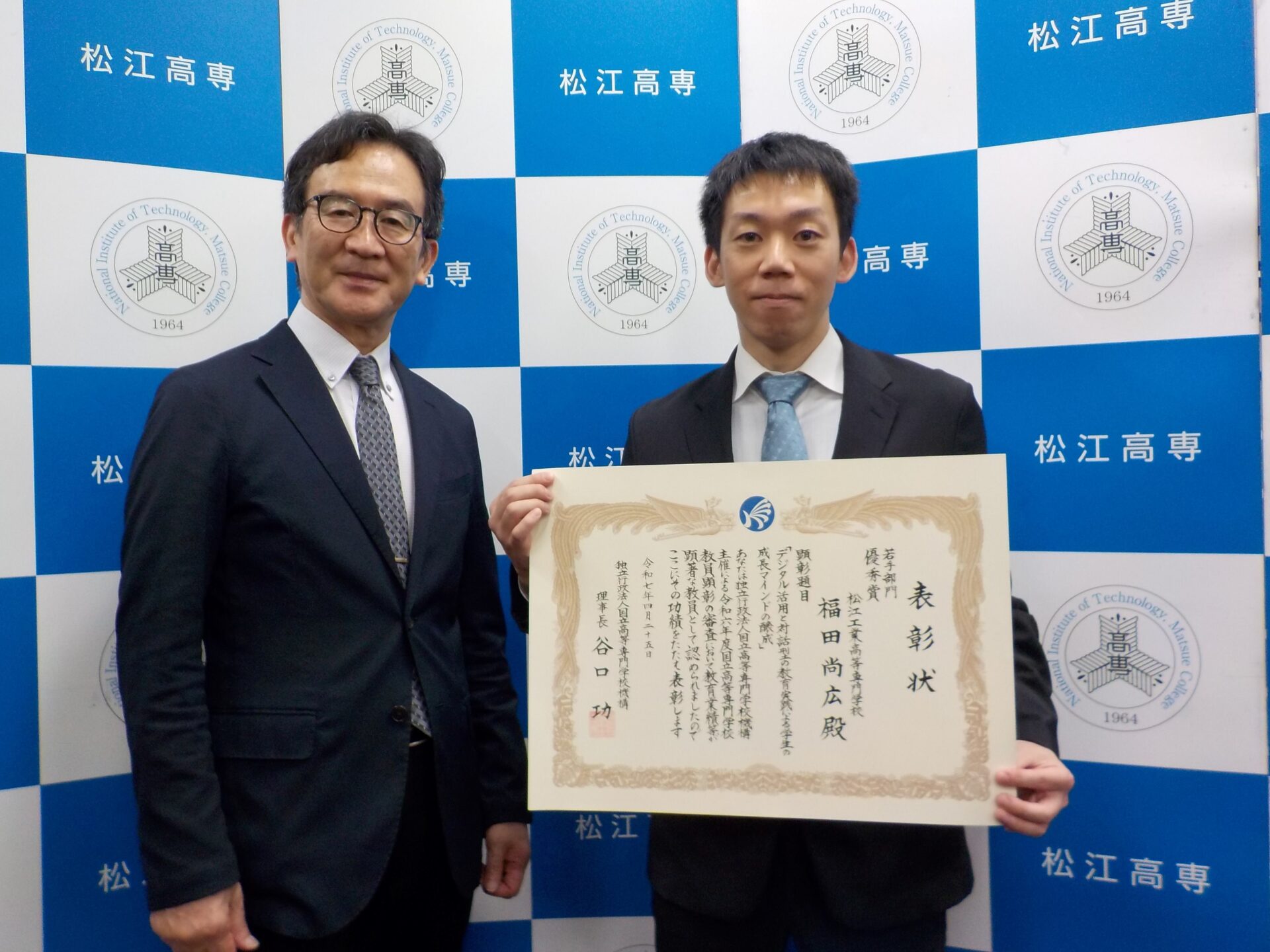 6b9bac424f1d81a3a2d0f294fe3a26